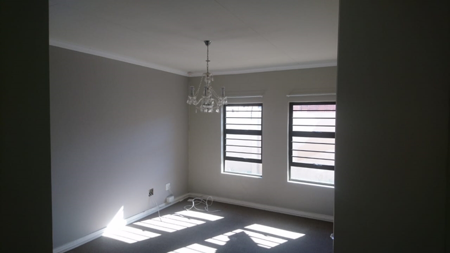 To Let 3 Bedroom Property for Rent in Hillside Free State